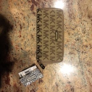 Michael Kors Wallet- Brand New w/ Tags